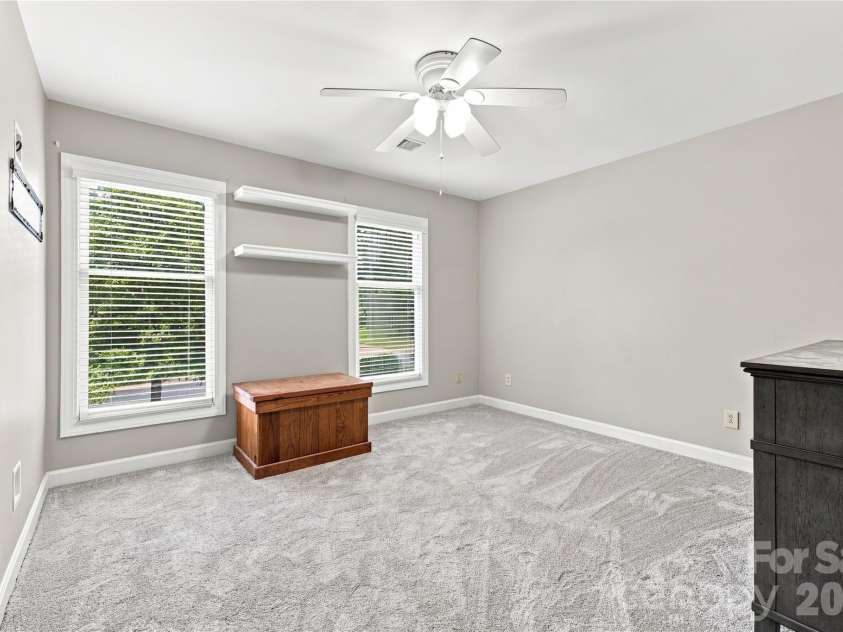 3906 Wandering Lane, Hickory, NC 28601.  MLS# CAR4410839, YatesRealty ID 43911. 