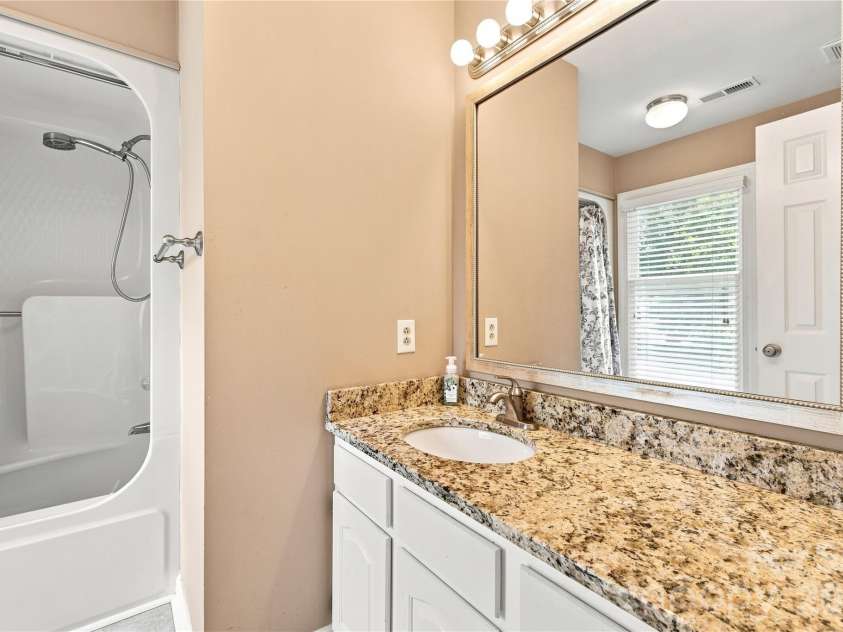 3906 Wandering Lane, Hickory, NC 28601.  MLS# CAR4410839, YatesRealty ID 43911. 