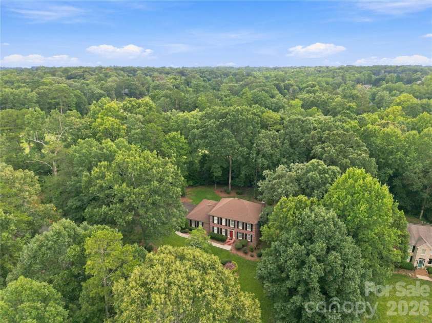 3906 Wandering Lane, Hickory, NC 28601.  MLS# CAR4410839, YatesRealty ID 43911. 