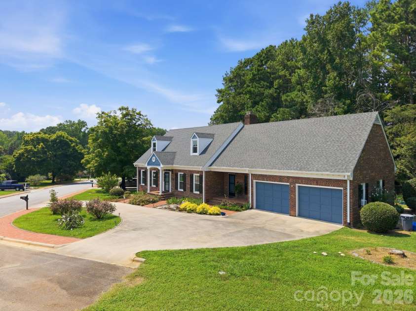 100 Arabian Lane, Salisbury, NC 28147.  MLS# CAR4414374, YatesRealty ID 43912. 
