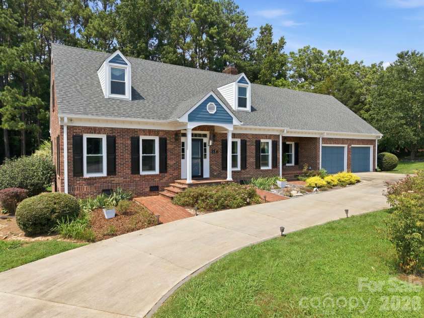 100 Arabian Lane, Salisbury, NC 28147.  MLS# CAR4414374, YatesRealty ID 43912. 