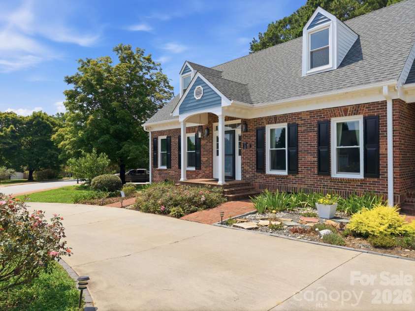 100 Arabian Lane, Salisbury, NC 28147.  MLS# CAR4414374, YatesRealty ID 43912. 