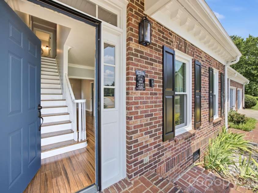 100 Arabian Lane, Salisbury, NC 28147.  MLS# CAR4414374, YatesRealty ID 43912. 