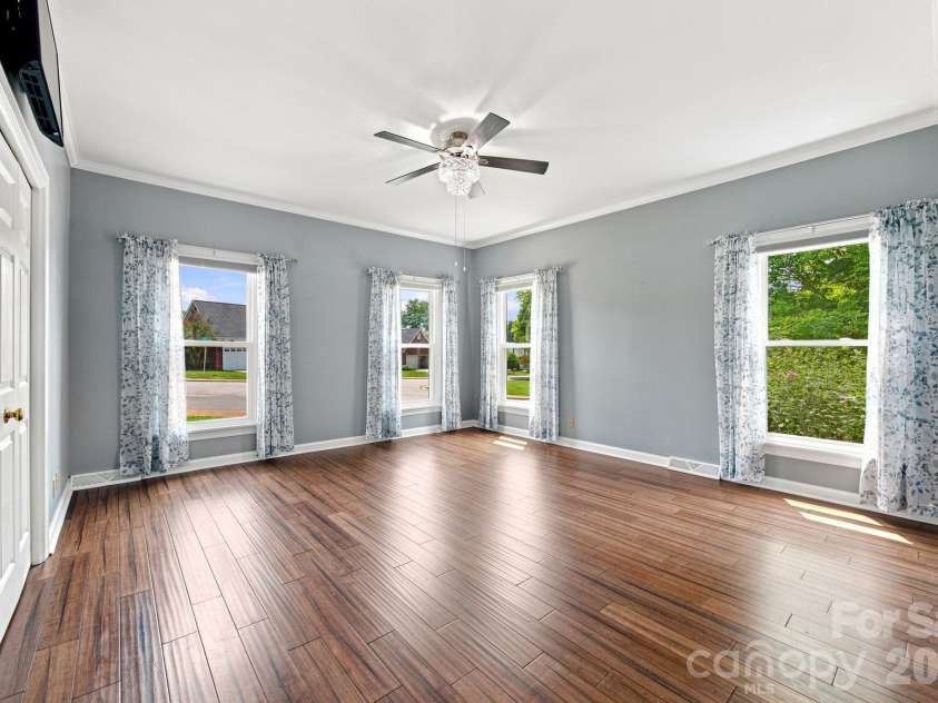 100 Arabian Lane, Salisbury, NC 28147.  MLS# CAR4414374, YatesRealty ID 43912. 