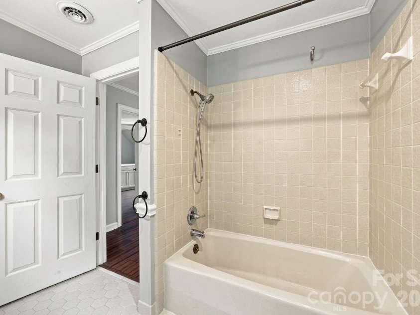 100 Arabian Lane, Salisbury, NC 28147.  MLS# CAR4414374, YatesRealty ID 43912. 