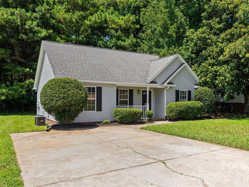 360 Masters Drive, Rock Hill, SC 29732.  MLS# CAR4414411, YatesRealty ID 43913. 