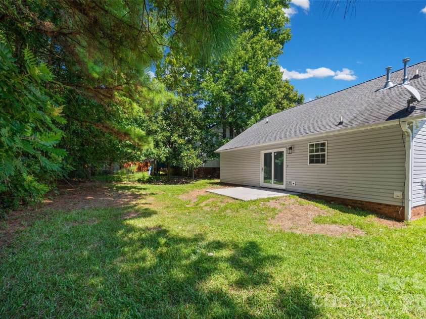360 Masters Drive, Rock Hill, SC 29732.  MLS# CAR4414411, YatesRealty ID 43913. 