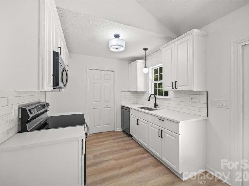 360 Masters Drive, Rock Hill, SC 29732.  MLS# CAR4414411, YatesRealty ID 43913. 