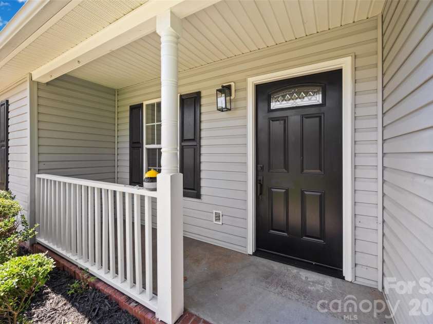 360 Masters Drive, Rock Hill, SC 29732.  MLS# CAR4414411, YatesRealty ID 43913. 