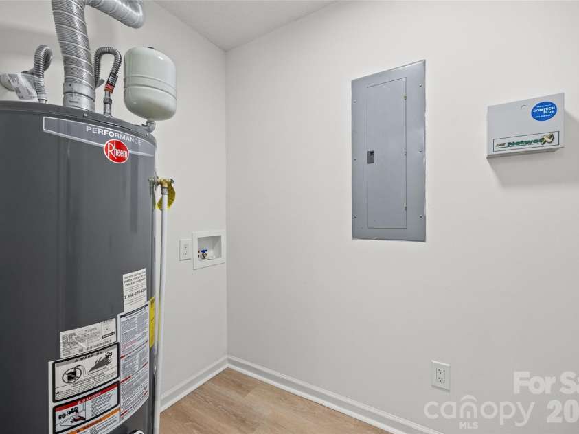 360 Masters Drive, Rock Hill, SC 29732.  MLS# CAR4414411, YatesRealty ID 43913. Laundry/Utility Closet