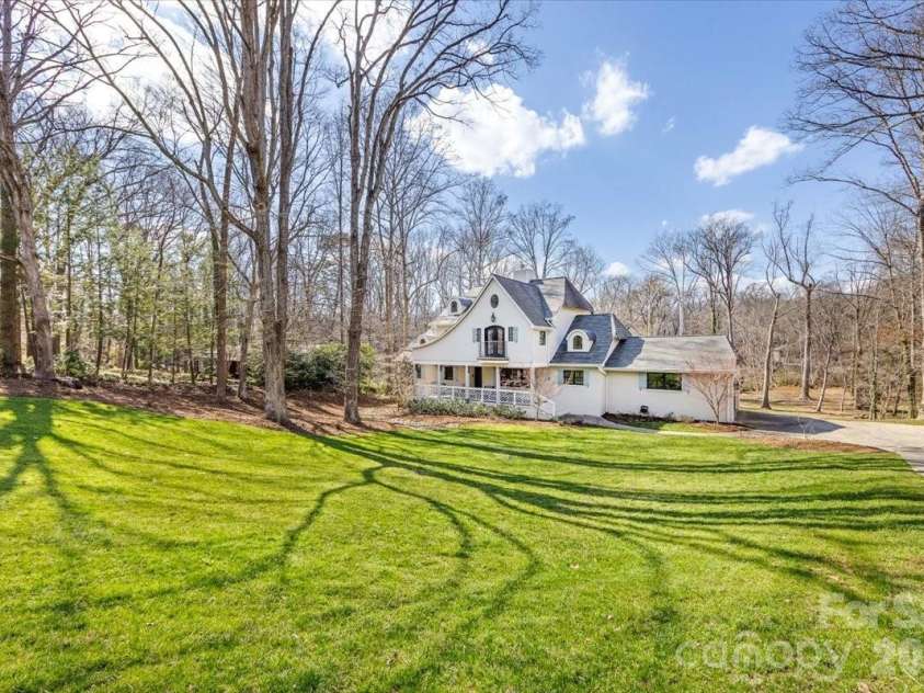 1010 River Oaks Lane, Charlotte, NC 28226.  MLS# CAR4354523, YatesRealty ID 43915. 
