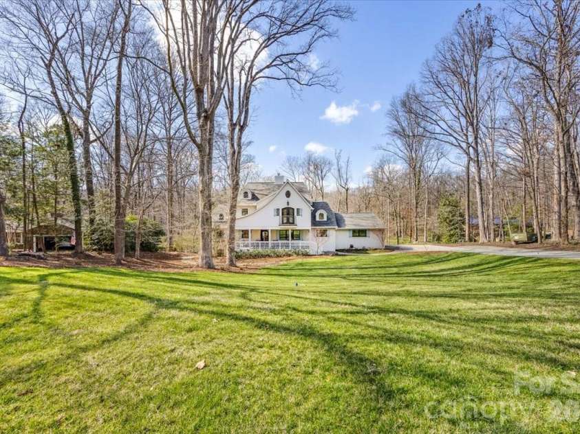 1010 River Oaks Lane, Charlotte, NC 28226.  MLS# CAR4354523, YatesRealty ID 43915. 