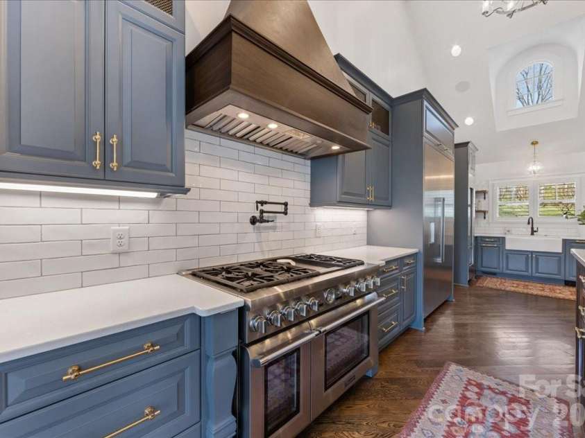 1010 River Oaks Lane, Charlotte, NC 28226.  MLS# CAR4354523, YatesRealty ID 43915. 