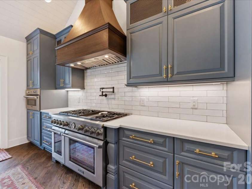 1010 River Oaks Lane, Charlotte, NC 28226.  MLS# CAR4354523, YatesRealty ID 43915. 