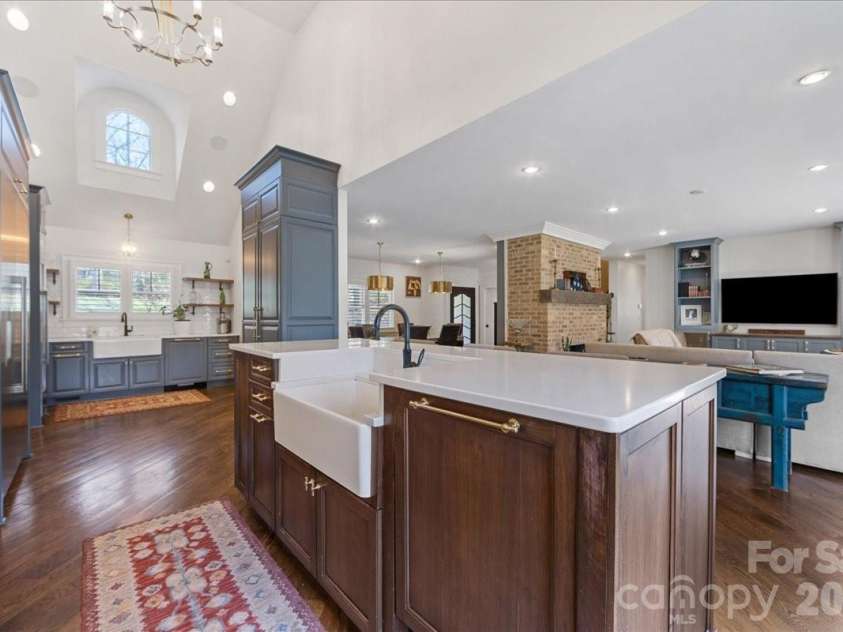 1010 River Oaks Lane, Charlotte, NC 28226.  MLS# CAR4354523, YatesRealty ID 43915. 