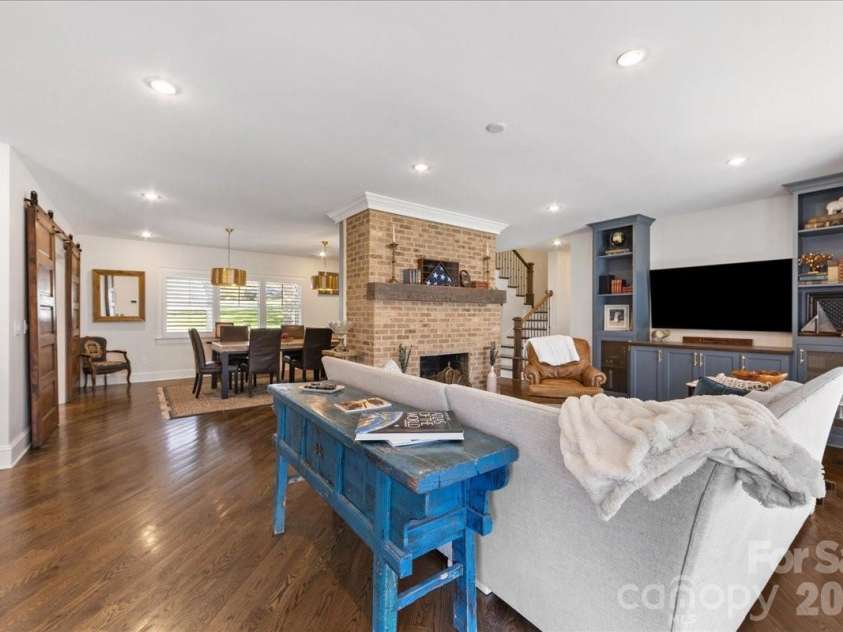 1010 River Oaks Lane, Charlotte, NC 28226.  MLS# CAR4354523, YatesRealty ID 43915. 