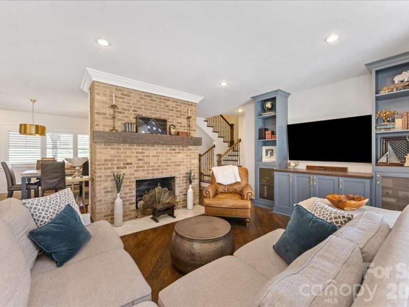 1010 River Oaks Lane, Charlotte, NC 28226.  MLS# CAR4354523, YatesRealty ID 43915. 