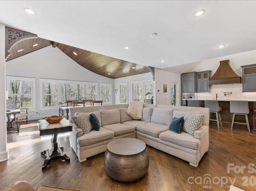 1010 River Oaks Lane, Charlotte, NC 28226.  MLS# CAR4354523, YatesRealty ID 43915. 