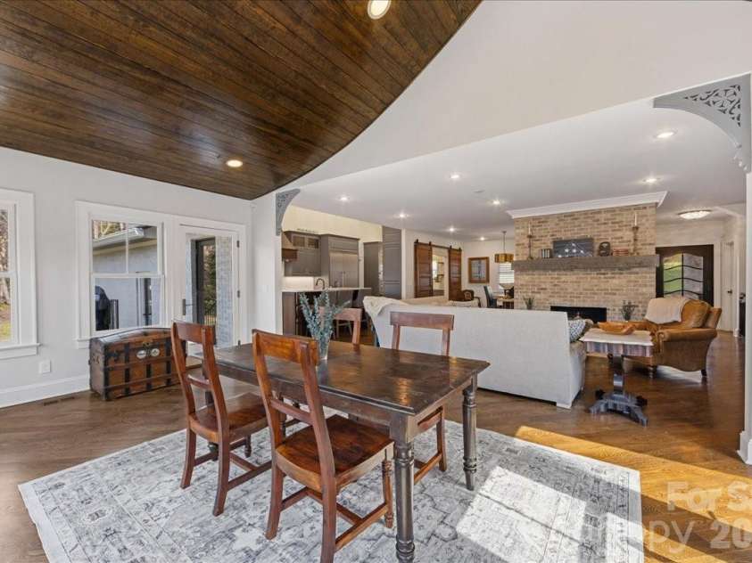 1010 River Oaks Lane, Charlotte, NC 28226.  MLS# CAR4354523, YatesRealty ID 43915. 