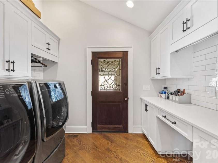 1010 River Oaks Lane, Charlotte, NC 28226.  MLS# CAR4354523, YatesRealty ID 43915. 