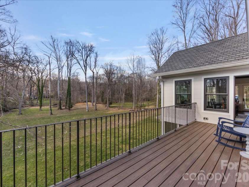 1010 River Oaks Lane, Charlotte, NC 28226.  MLS# CAR4354523, YatesRealty ID 43915. 