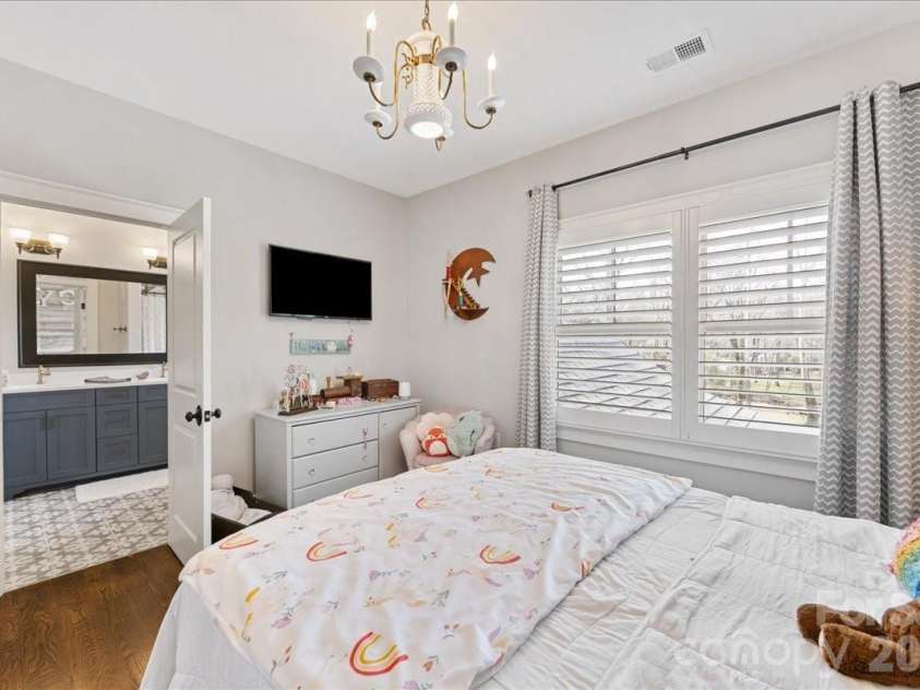 1010 River Oaks Lane, Charlotte, NC 28226.  MLS# CAR4354523, YatesRealty ID 43915. 