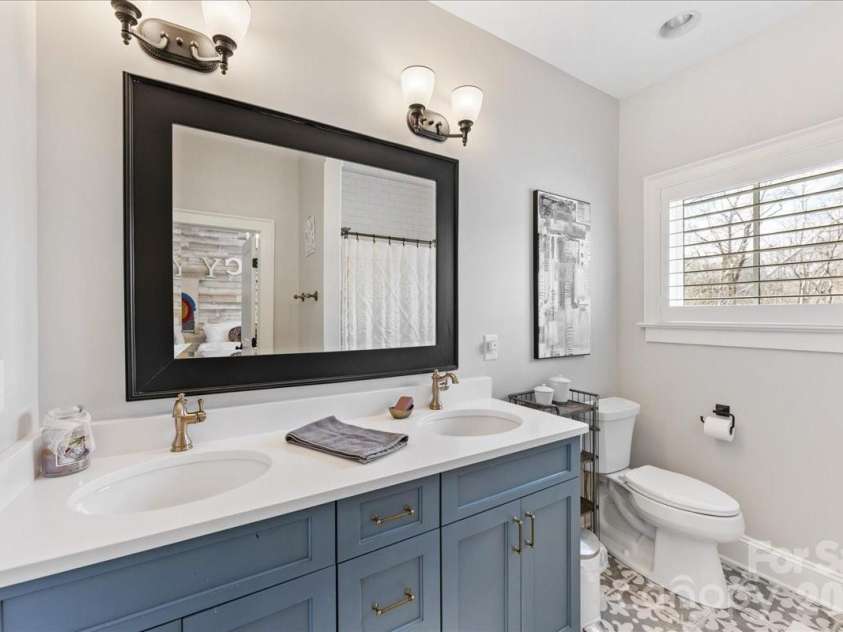 1010 River Oaks Lane, Charlotte, NC 28226.  MLS# CAR4354523, YatesRealty ID 43915. 