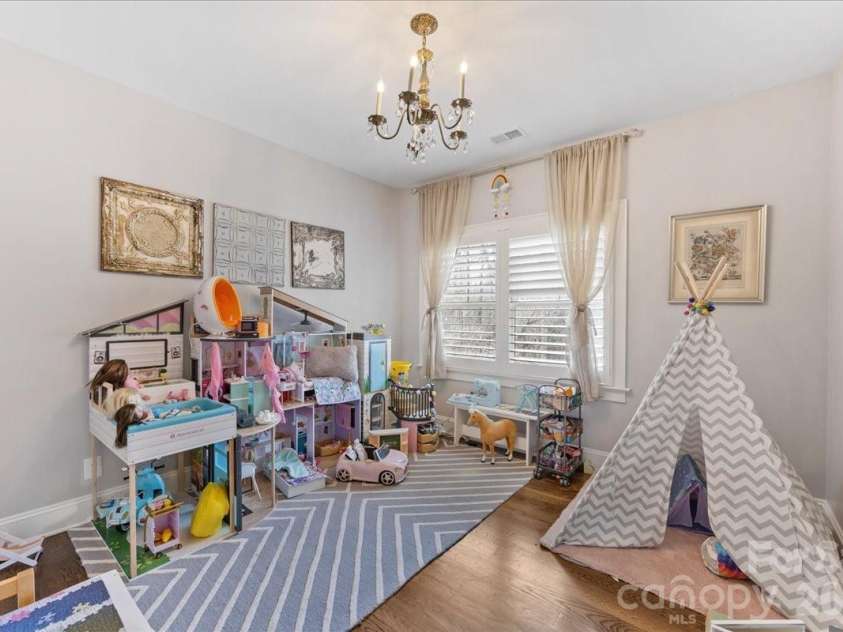 1010 River Oaks Lane, Charlotte, NC 28226.  MLS# CAR4354523, YatesRealty ID 43915. 