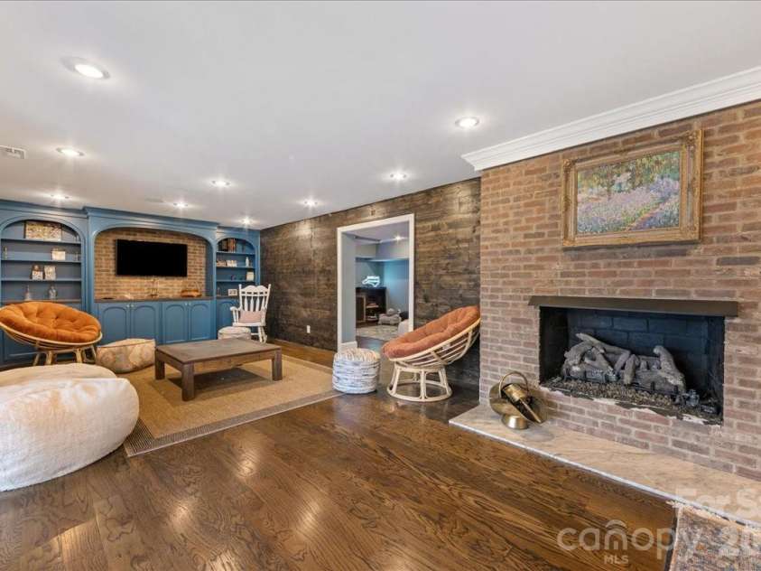 1010 River Oaks Lane, Charlotte, NC 28226.  MLS# CAR4354523, YatesRealty ID 43915. 