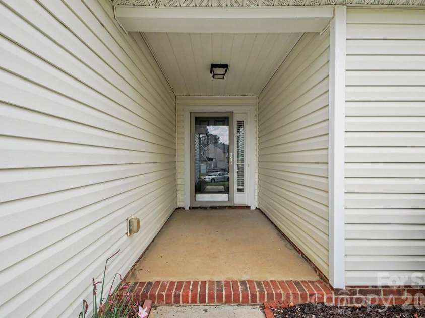 108 Briarwood Lane, Mount Holly, NC 28120.  MLS# CAR4403680, YatesRealty ID 43916. 