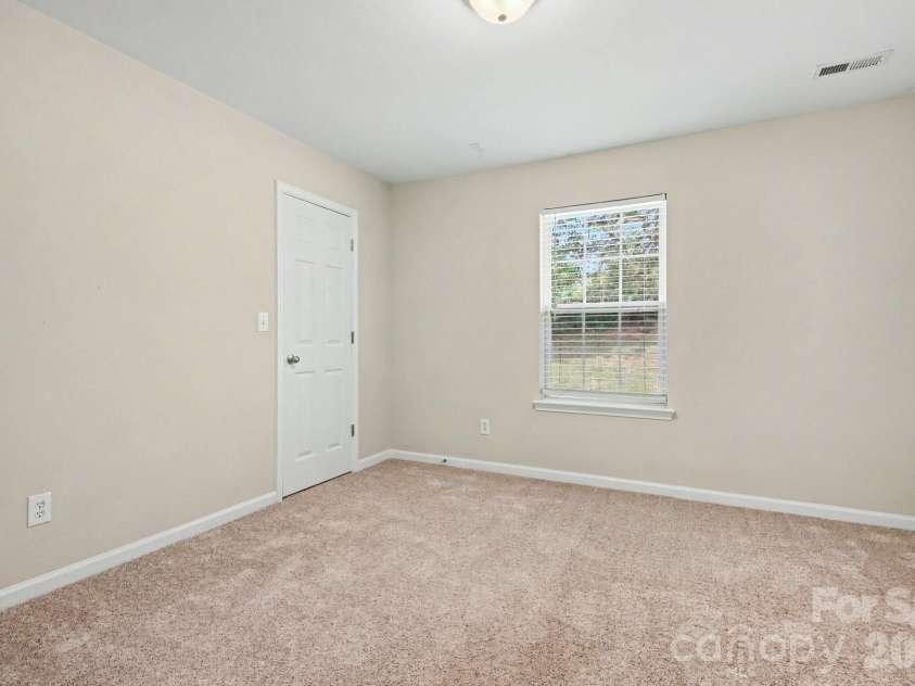 108 Briarwood Lane, Mount Holly, NC 28120.  MLS# CAR4403680, YatesRealty ID 43916. 