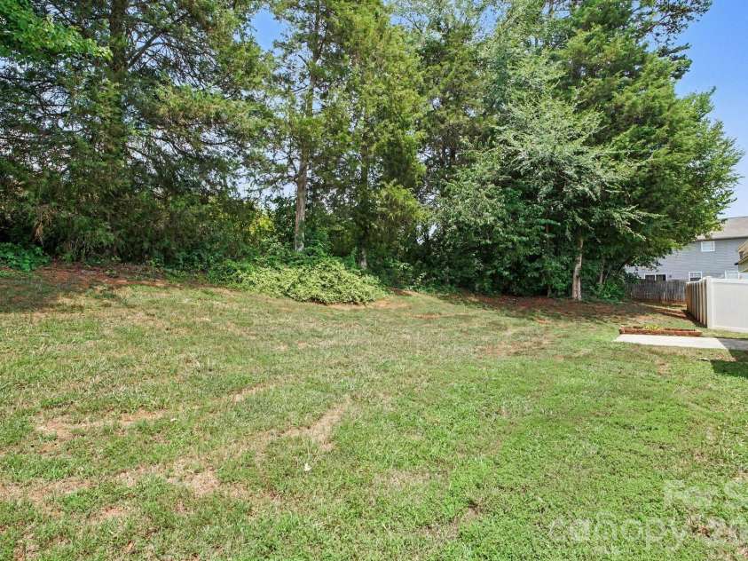 108 Briarwood Lane, Mount Holly, NC 28120.  MLS# CAR4403680, YatesRealty ID 43916. 