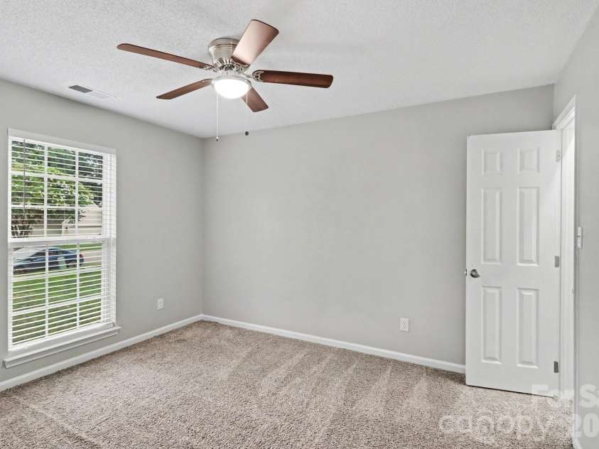 9507 Misty Arbor Way, Charlotte, NC 28269.  MLS# CAR4404552, YatesRealty ID 43917. 