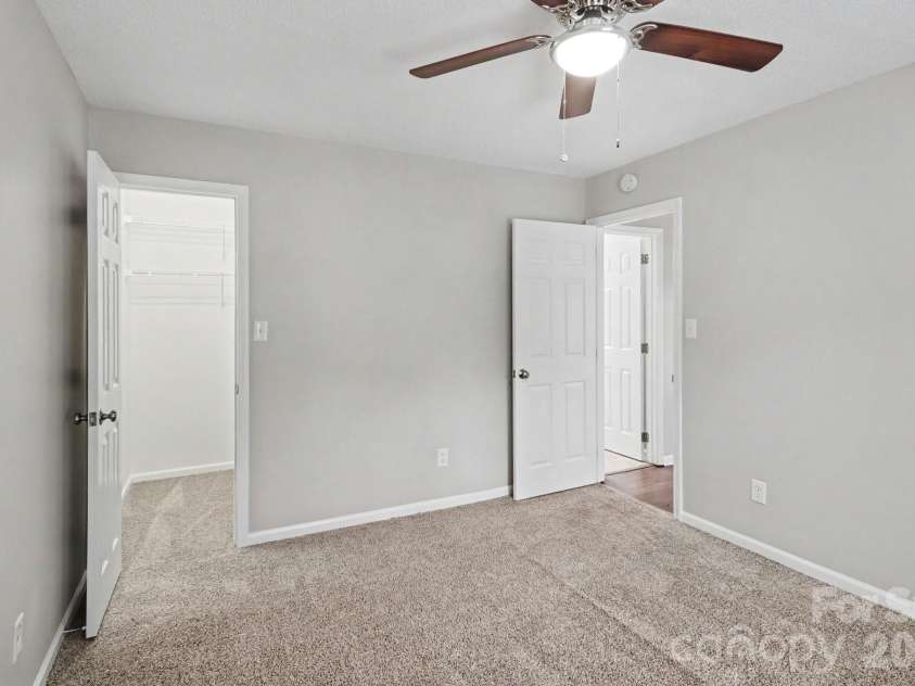 9507 Misty Arbor Way, Charlotte, NC 28269.  MLS# CAR4404552, YatesRealty ID 43917. 
