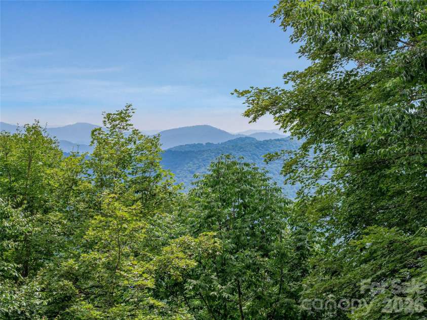 267 Trillium Lane, Burnsville, NC 28714.  MLS# CAR4413454, YatesRealty ID 43919. 