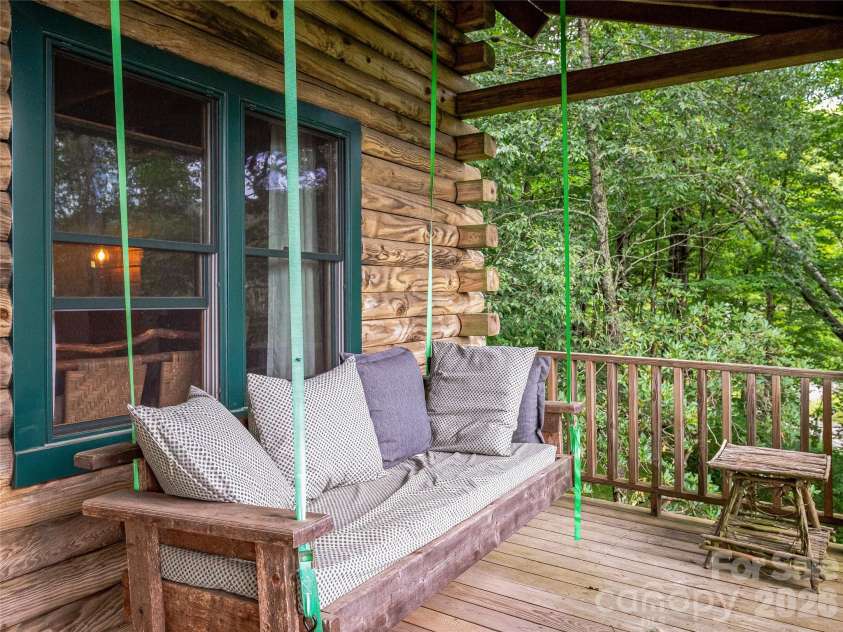 267 Trillium Lane, Burnsville, NC 28714.  MLS# CAR4413454, YatesRealty ID 43919. 