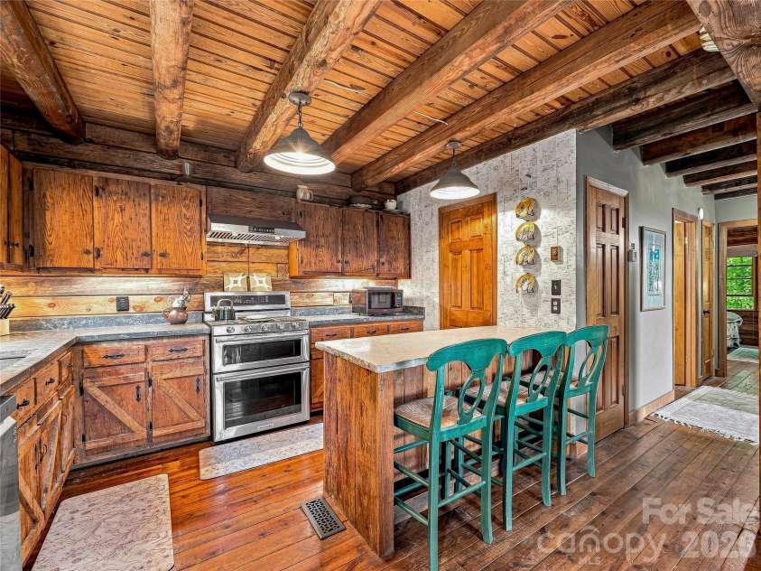 267 Trillium Lane, Burnsville, NC 28714.  MLS# CAR4413454, YatesRealty ID 43919. 