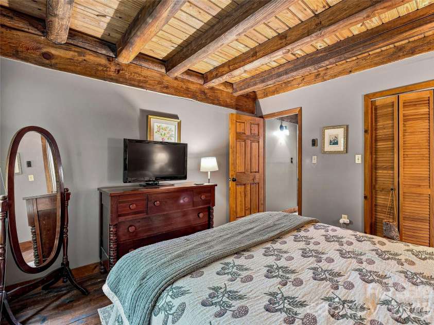 267 Trillium Lane, Burnsville, NC 28714.  MLS# CAR4413454, YatesRealty ID 43919. 