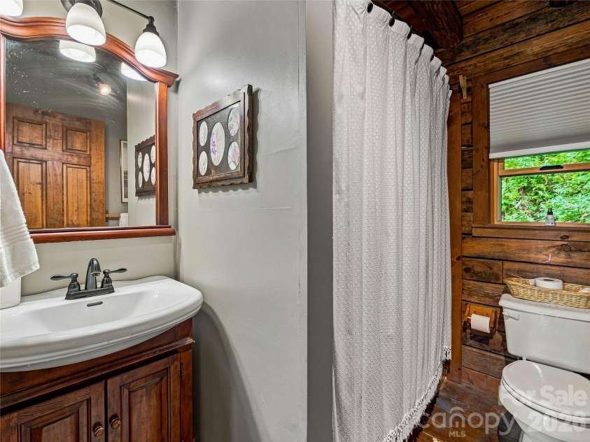267 Trillium Lane, Burnsville, NC 28714.  MLS# CAR4413454, YatesRealty ID 43919. 
