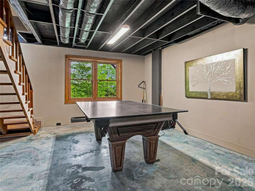267 Trillium Lane, Burnsville, NC 28714.  MLS# CAR4413454, YatesRealty ID 43919. 