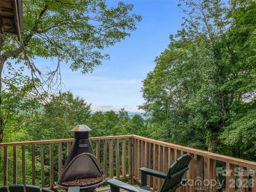 267 Trillium Lane, Burnsville, NC 28714.  MLS# CAR4413454, YatesRealty ID 43919. 