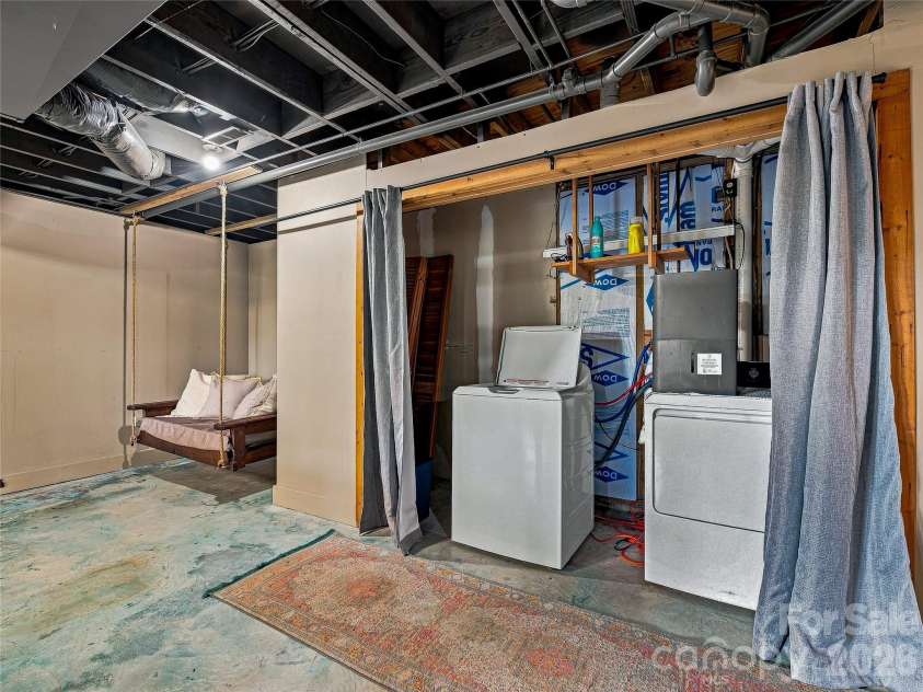 267 Trillium Lane, Burnsville, NC 28714.  MLS# CAR4413454, YatesRealty ID 43919. 