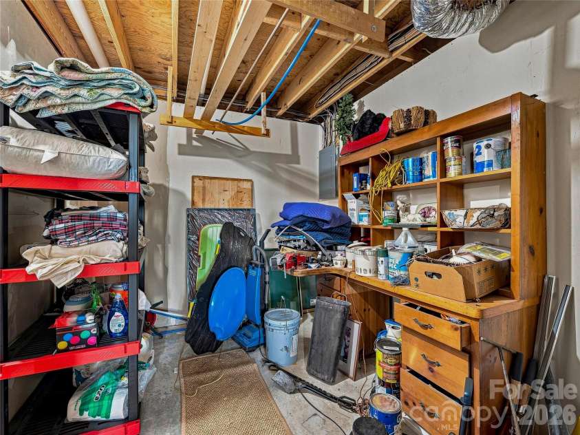 267 Trillium Lane, Burnsville, NC 28714.  MLS# CAR4413454, YatesRealty ID 43919. 
