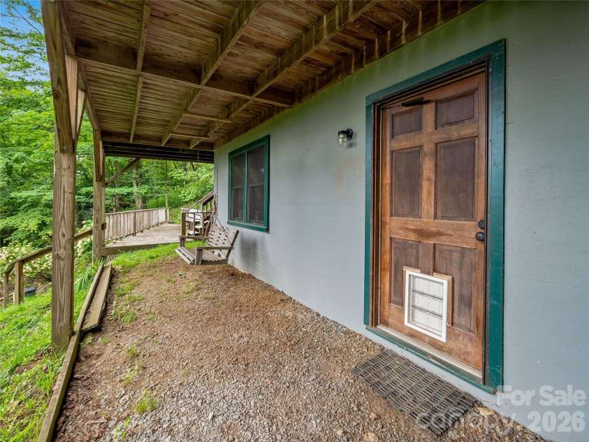 267 Trillium Lane, Burnsville, NC 28714.  MLS# CAR4413454, YatesRealty ID 43919. 