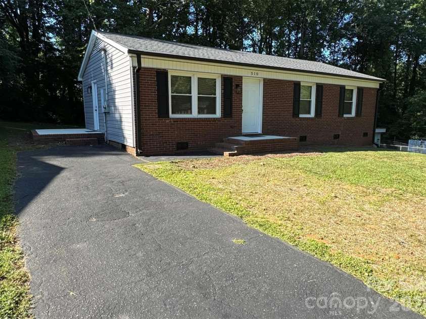 510 Belfast Drive, Gastonia, NC 28052.  MLS# CAR4356032, YatesRealty ID 4392. Front