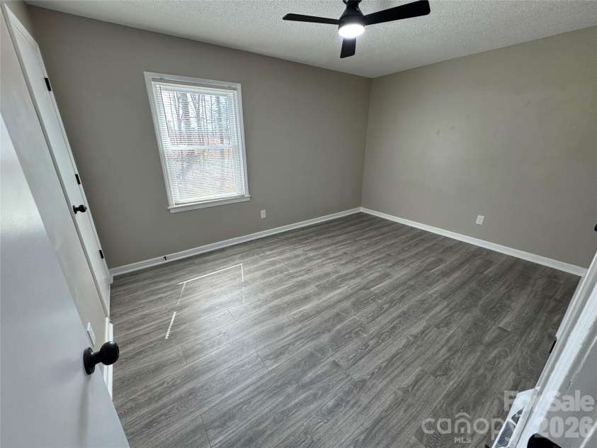 510 Belfast Drive, Gastonia, NC 28052.  MLS# CAR4356032, YatesRealty ID 4392. Primary Bedroom