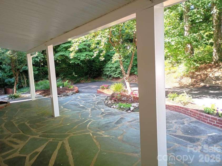 403 Cannon Boulevard, Kannapolis, NC 28083.  MLS# CAR4403157, YatesRealty ID 43920. 