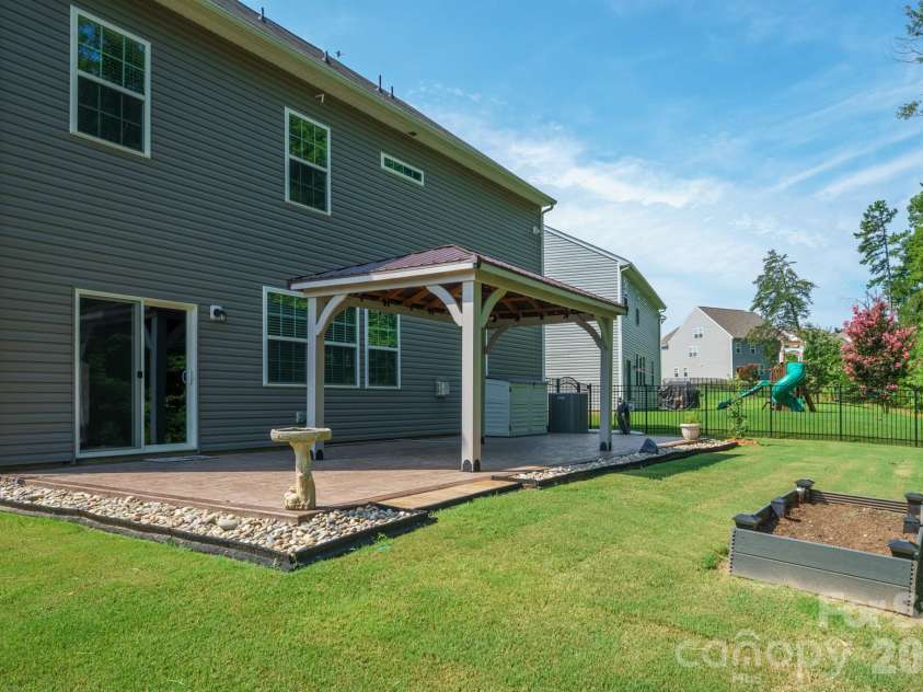 111 Lambeth Loop, Mooresville, NC 28115.  MLS# CAR4413662, YatesRealty ID 43921. 