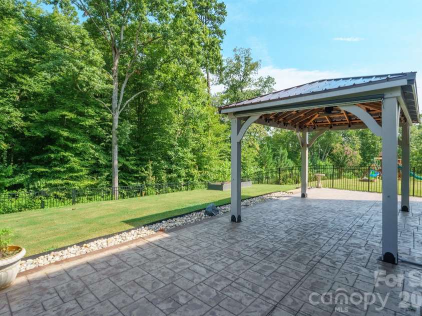 111 Lambeth Loop, Mooresville, NC 28115.  MLS# CAR4413662, YatesRealty ID 43921. 