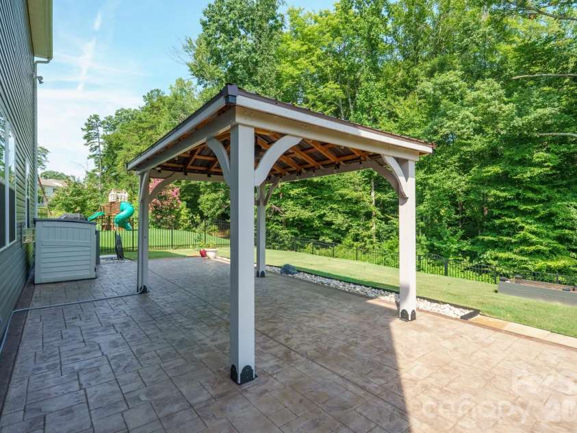 111 Lambeth Loop, Mooresville, NC 28115.  MLS# CAR4413662, YatesRealty ID 43921. 